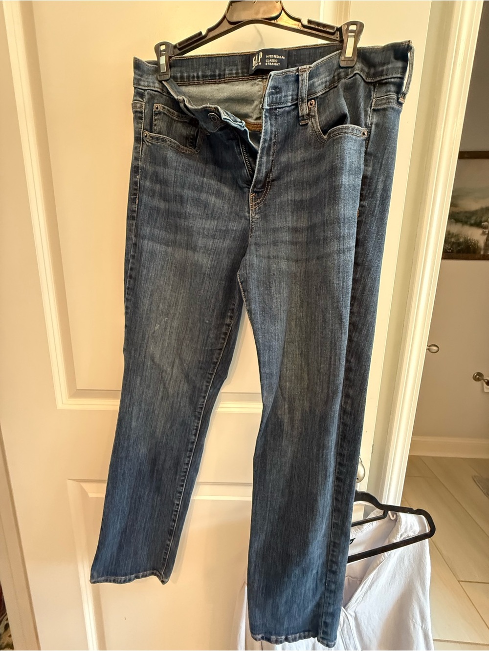 GAP Women Straight-Leg Jeans in Medium Blue Wash